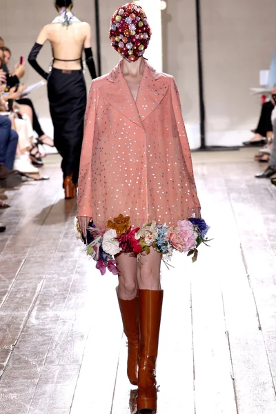 Look 13